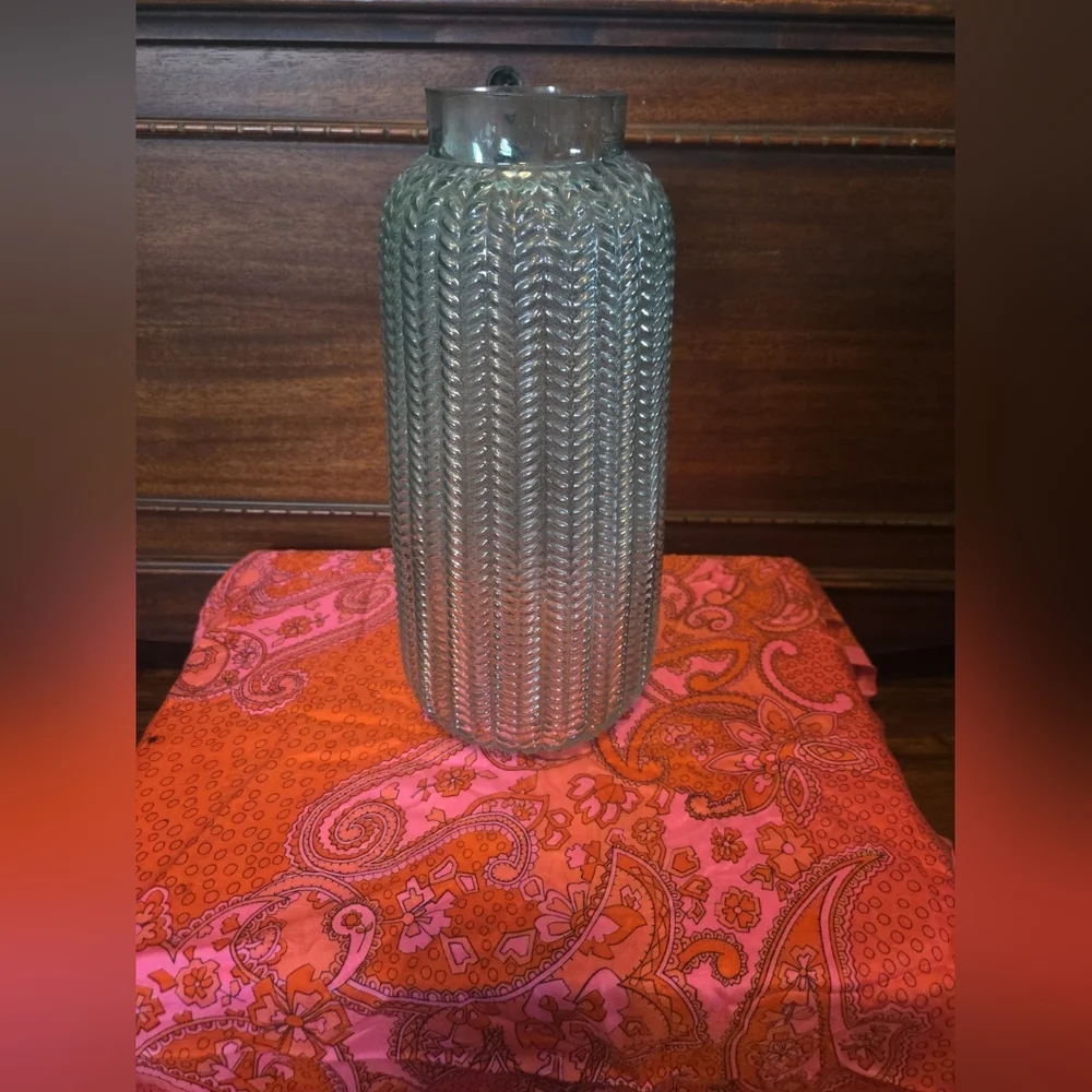 Elegant Glass Vase - Blue